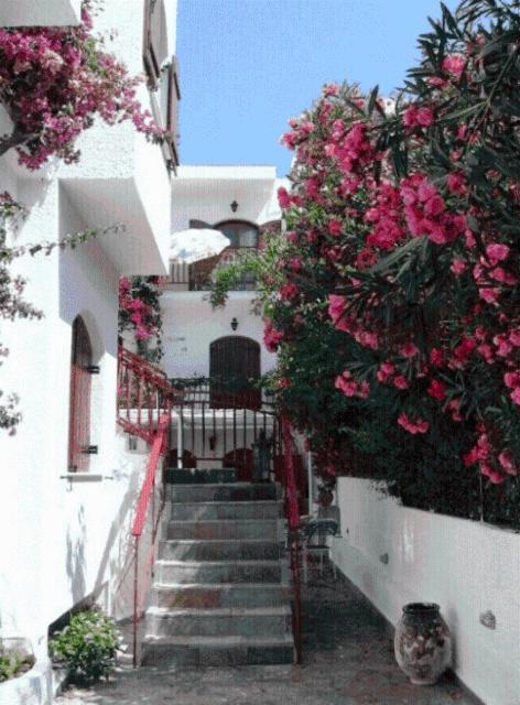 Aparthotel Mikra *