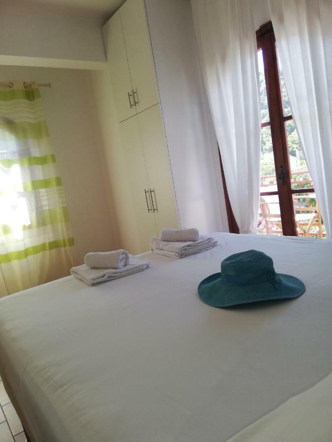 Mikra Asia * Poros Town